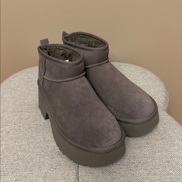 UGG Women\'s Dark Gray Platform Boots